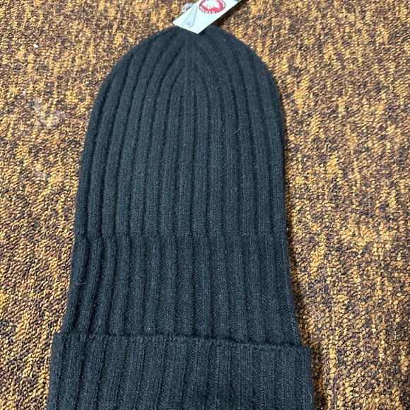 NWT Canada goose hat/ unisex - Picture 2 of 5